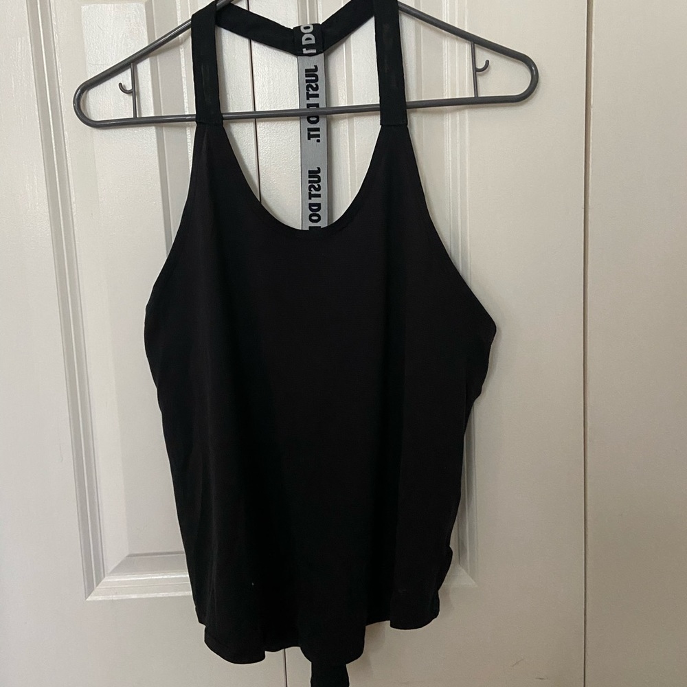 Nike women’s workout top